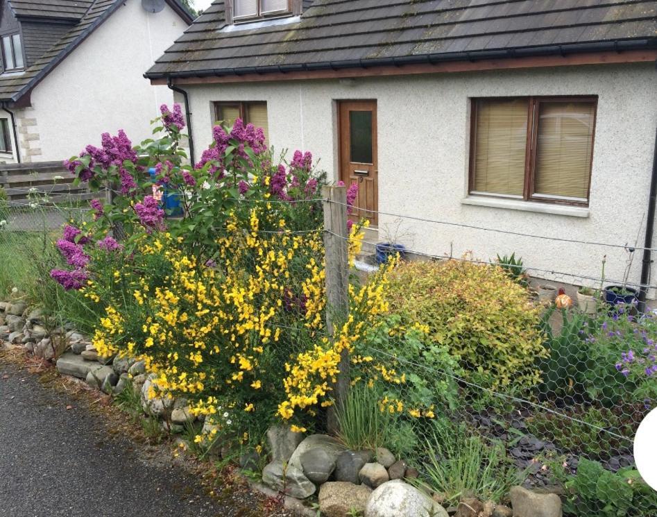9 Kirk Road Bed and Breakfast Cromdale Esterno foto