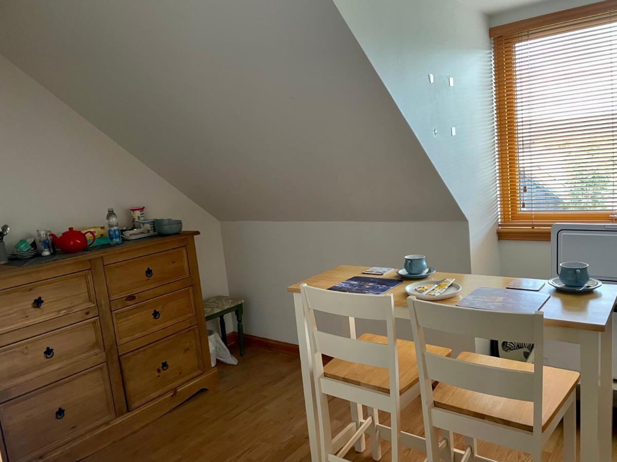 9 Kirk Road Bed and Breakfast Cromdale Esterno foto