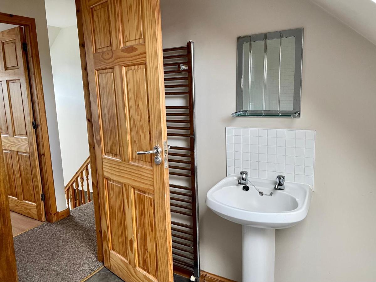9 Kirk Road Bed and Breakfast Cromdale Esterno foto